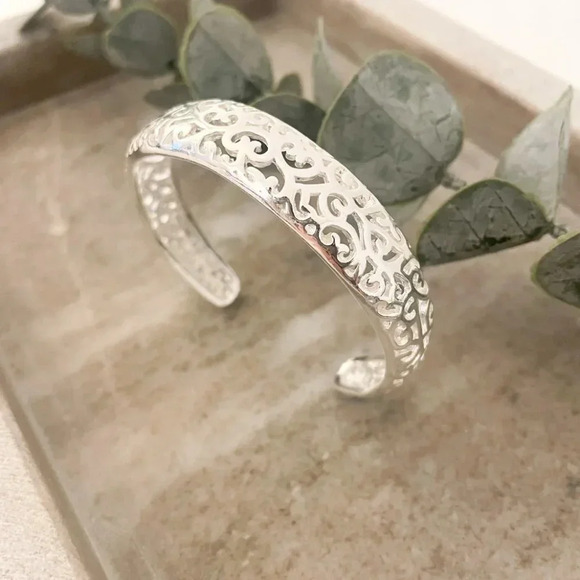 925 Sterling Silver Cuff Bracelet Bangle Bracelet Floral Cutout Chunky Bracelet - Picture 6 of 7